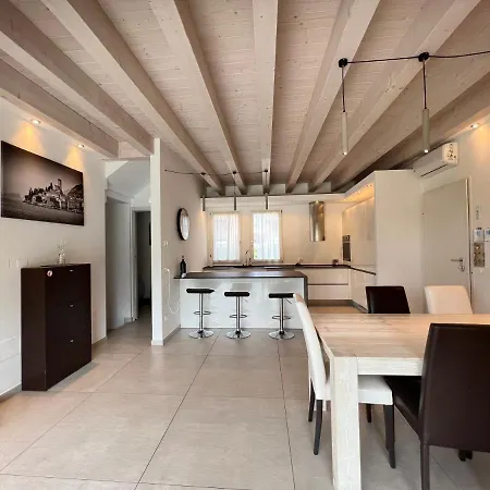 Lugana Villa *